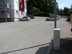 Parkplatz und Zufahrten
